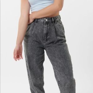 garage ‘80s mom jean